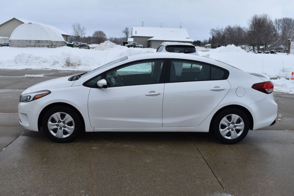 2017 Kia Forte Image 6