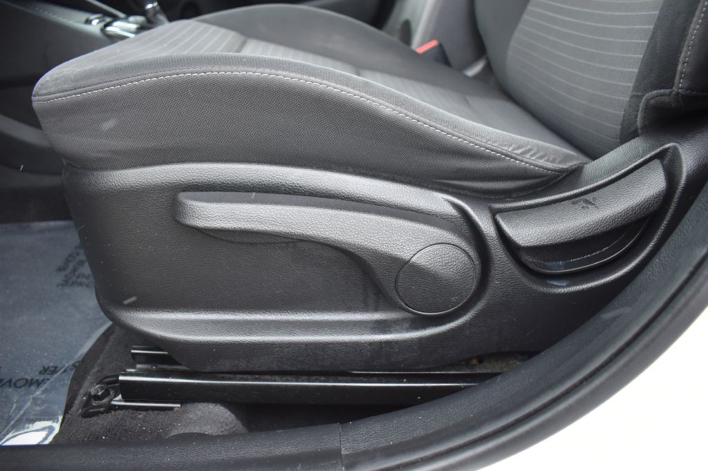 2017 Kia Forte Image 11