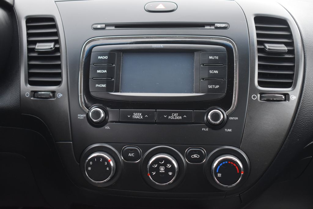 2017 Kia Forte Image 14