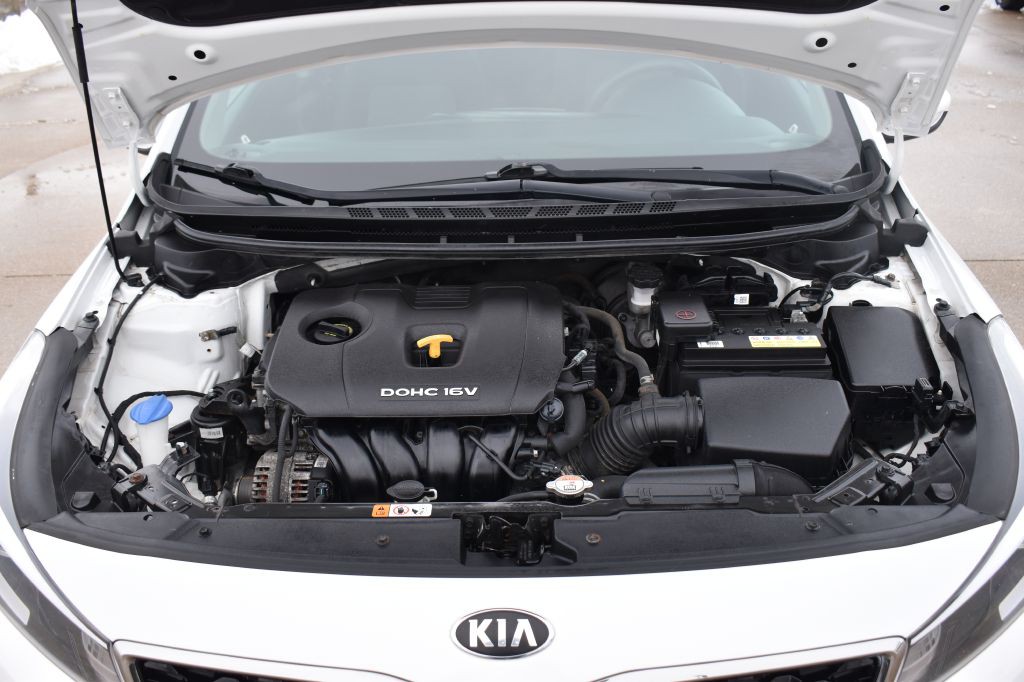 2017 Kia Forte Image 29
