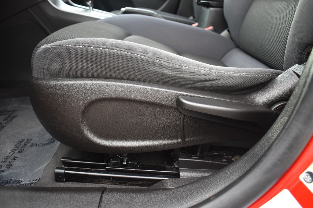 2014 Chevrolet Cruze Image 12