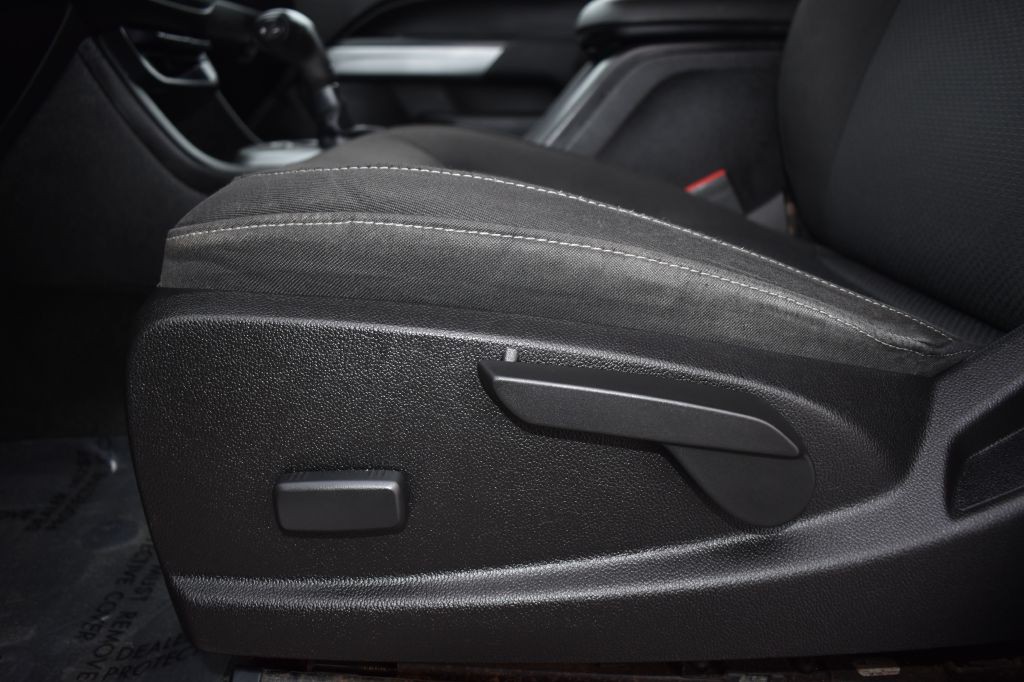 2015 Chevrolet Colorado Image 12