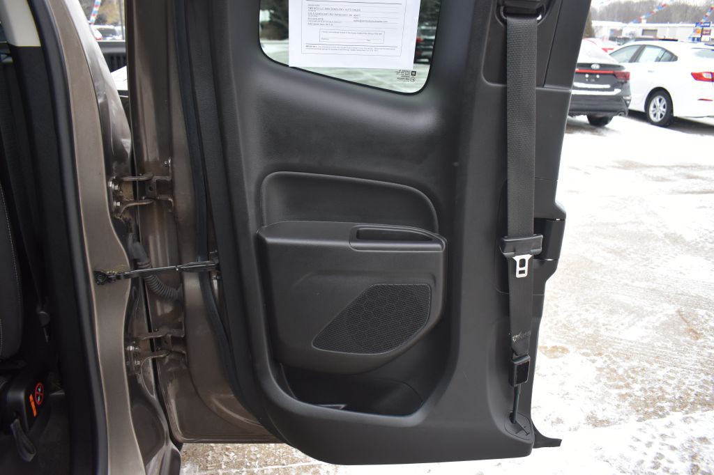 2015 Chevrolet Colorado Image 21