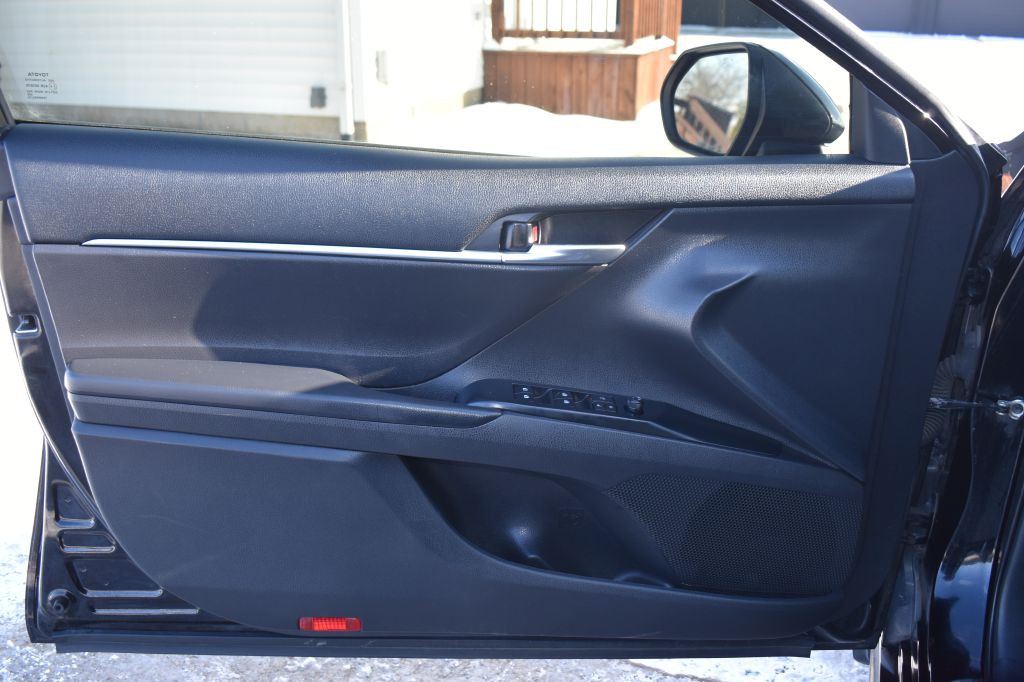 2020 Toyota Camry Image 10