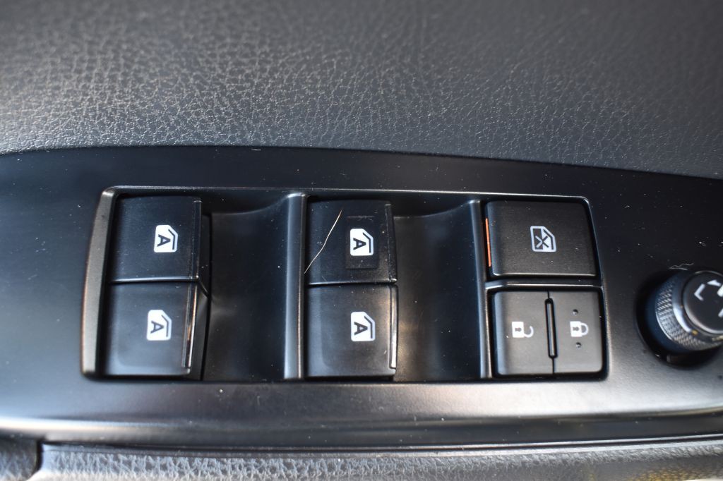 2020 Toyota Camry Image 11