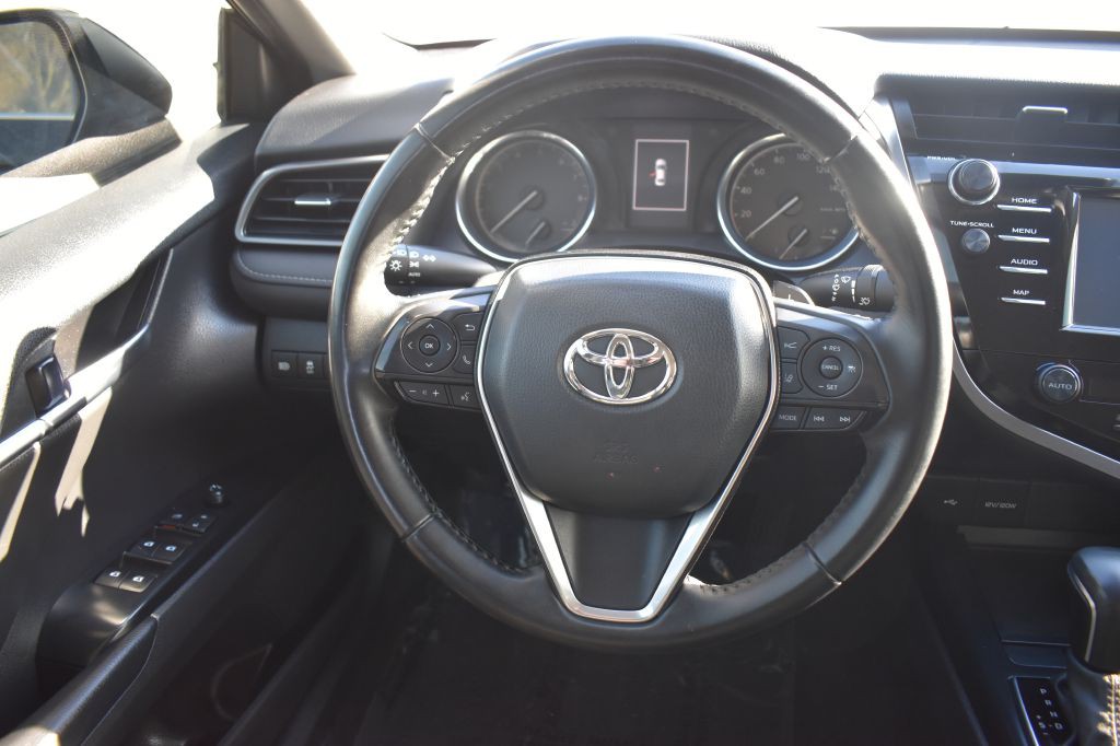 2020 Toyota Camry Image 16