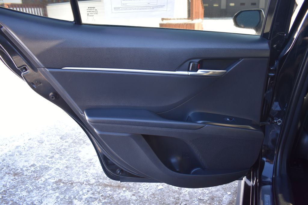 2020 Toyota Camry Image 21