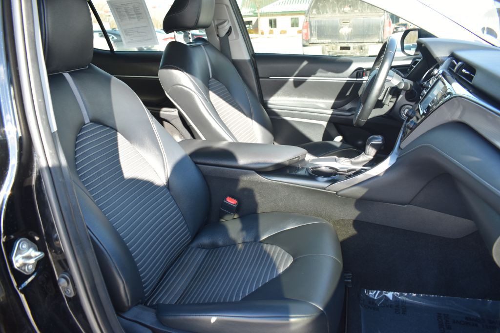 2020 Toyota Camry Image 27