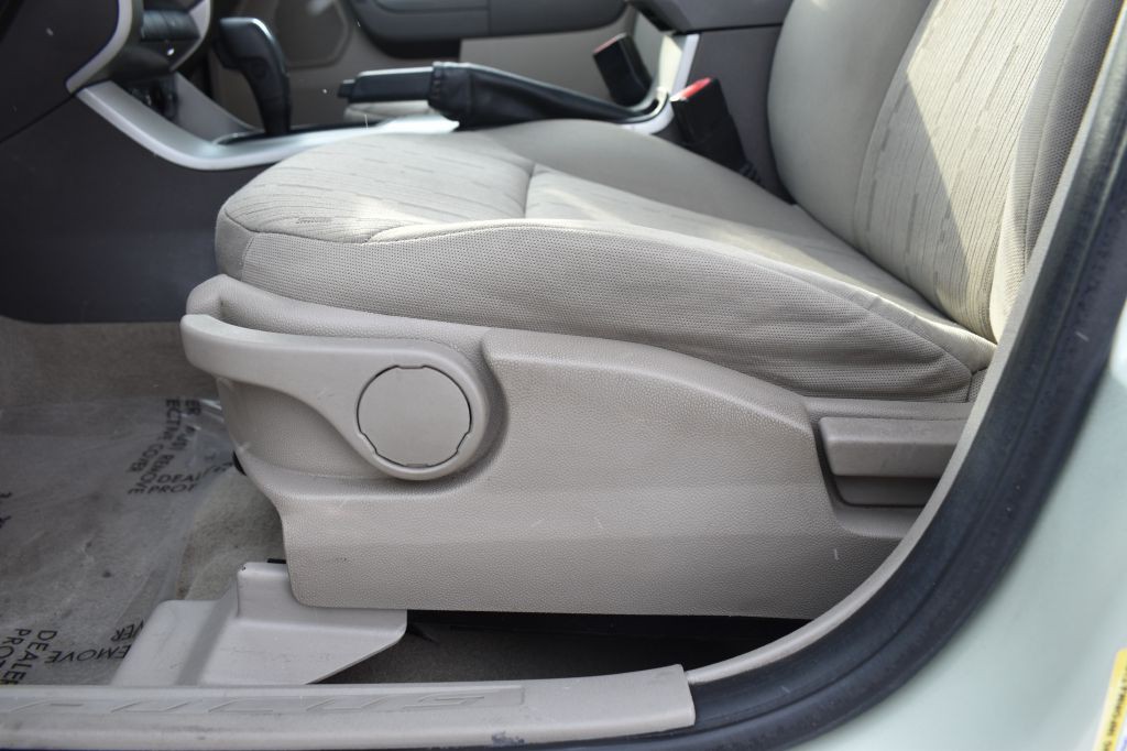 2011 Ford Focus Image 12