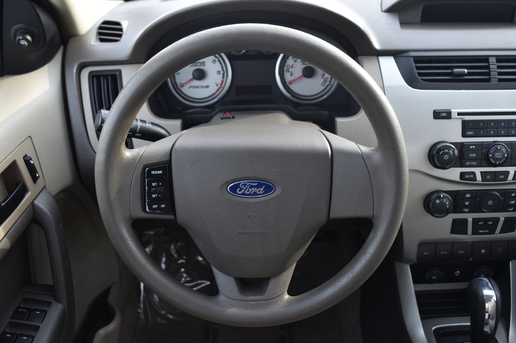 2011 Ford Focus Image 16