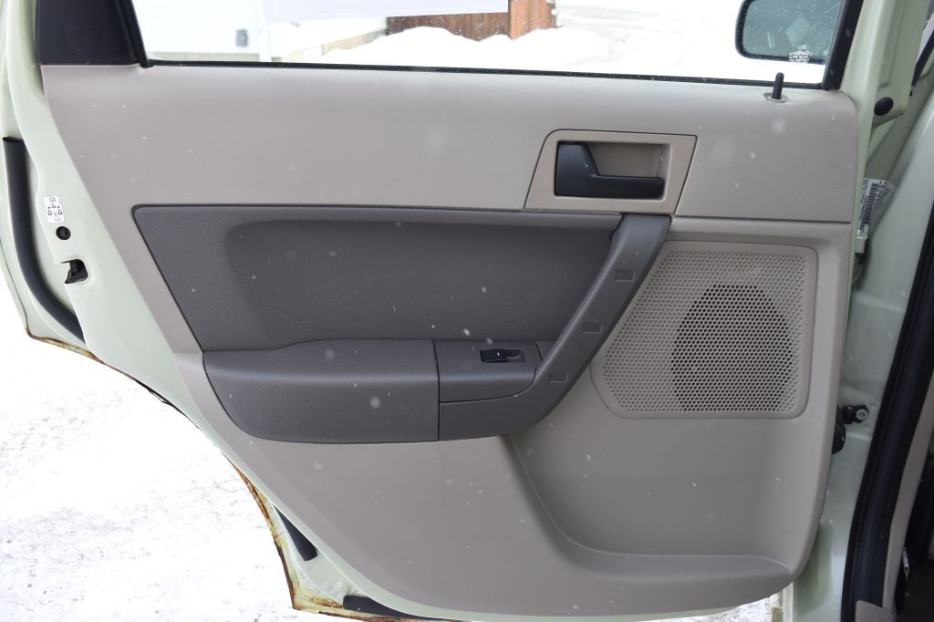 2011 Ford Focus Image 17