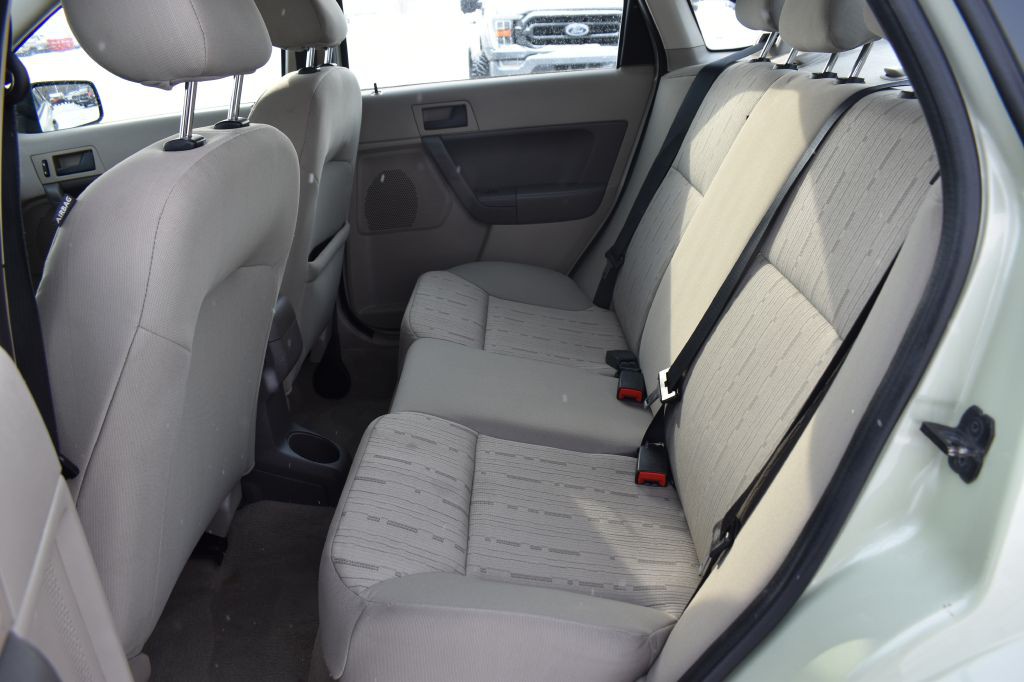2011 Ford Focus Image 18