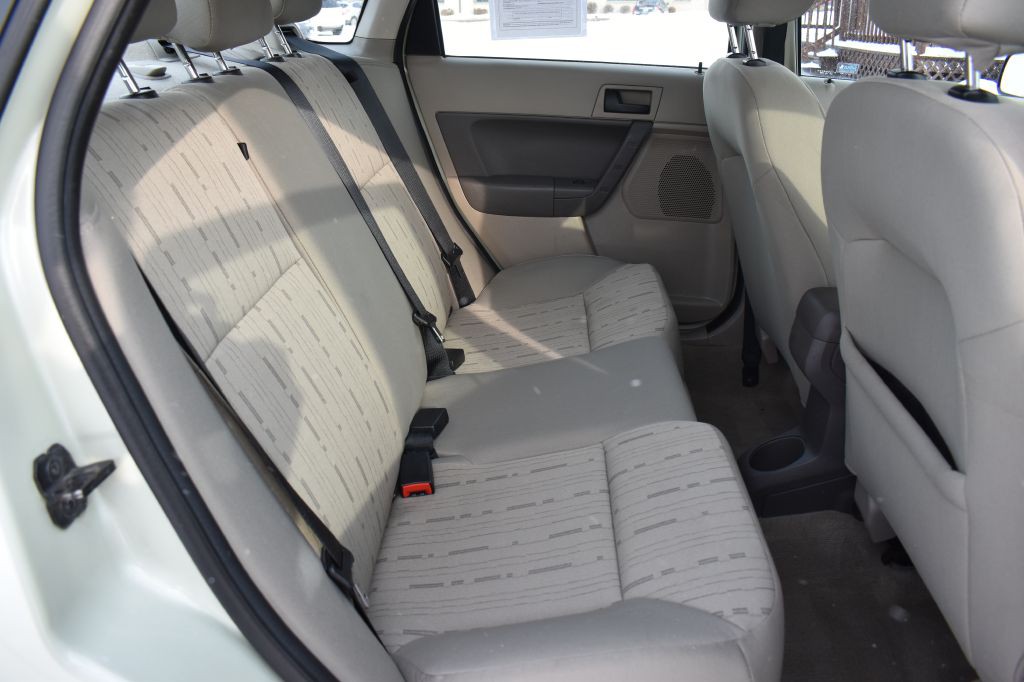 2011 Ford Focus Image 21