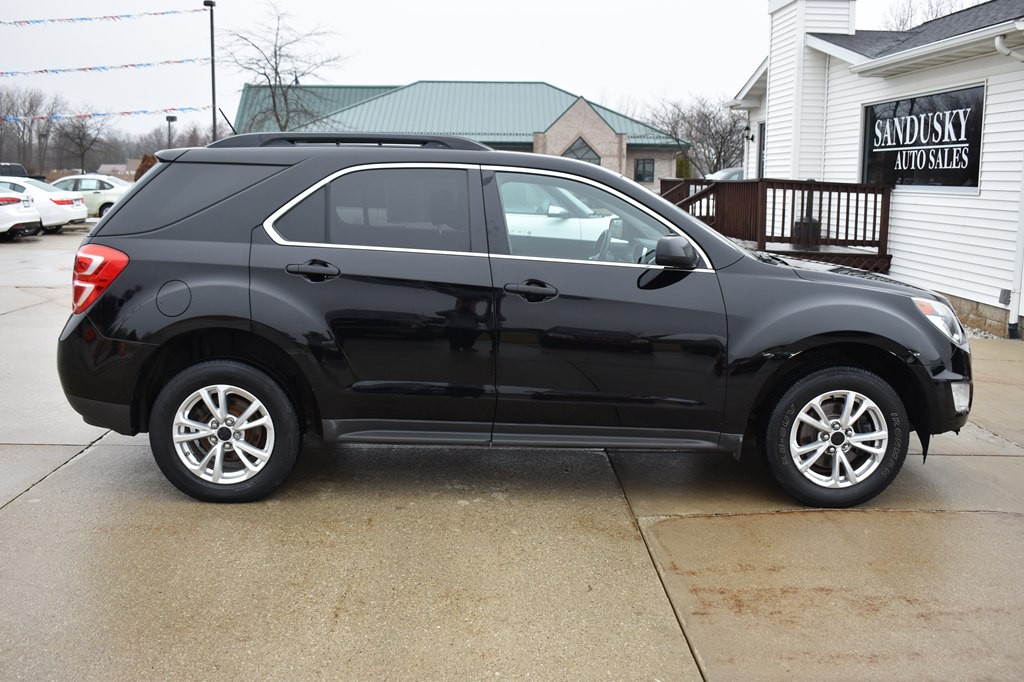2017 Chevrolet Equinox Image 2