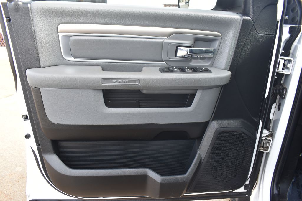 2017 RAM 1500 Image 11