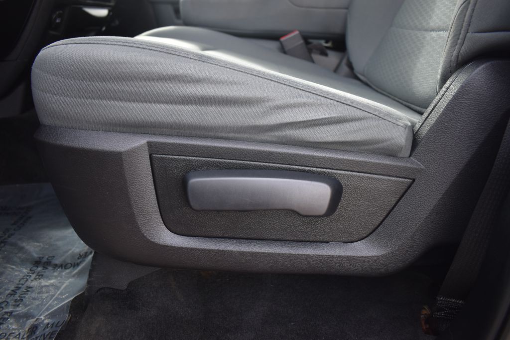 2017 RAM 1500 Image 12