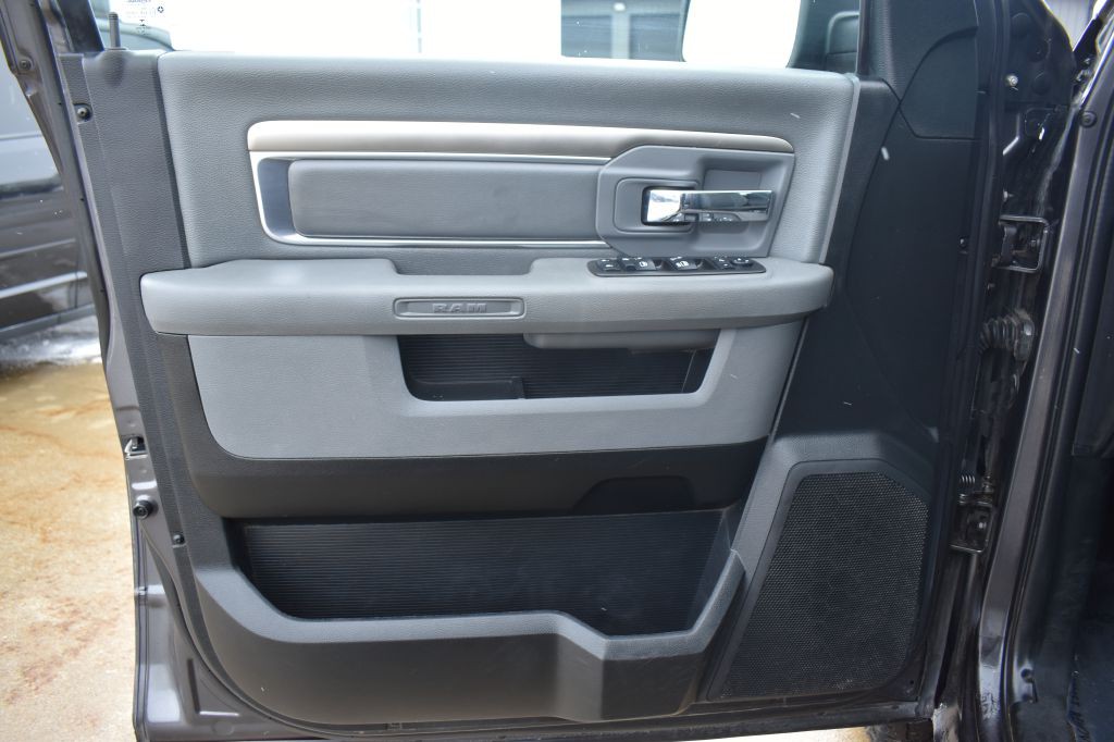 2017 RAM 1500 Image 10