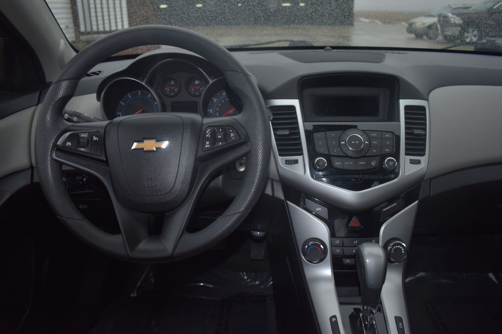 2015 Chevrolet Cruze Image 14