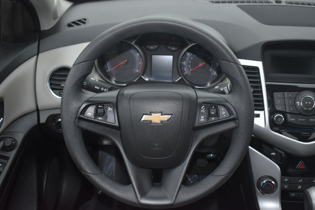 2015 Chevrolet Cruze Image 16