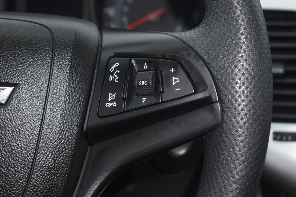 2015 Chevrolet Cruze Image 17