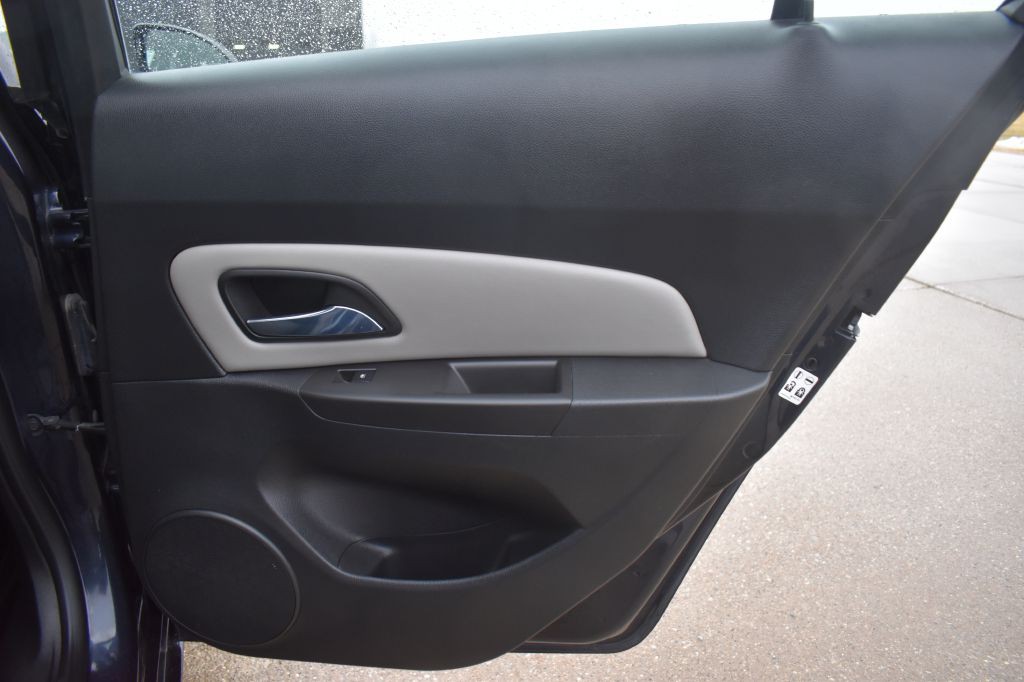 2015 Chevrolet Cruze Image 22