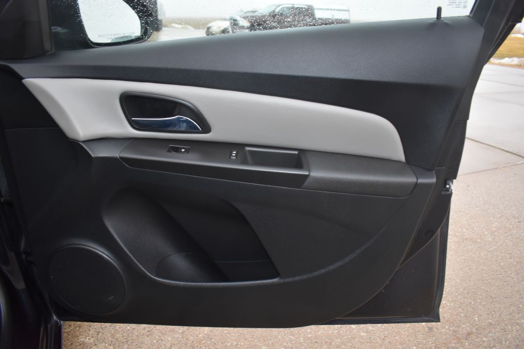 2015 Chevrolet Cruze Image 24