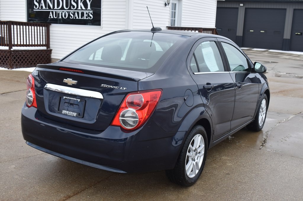 2015 Chevrolet Sonic Image 3
