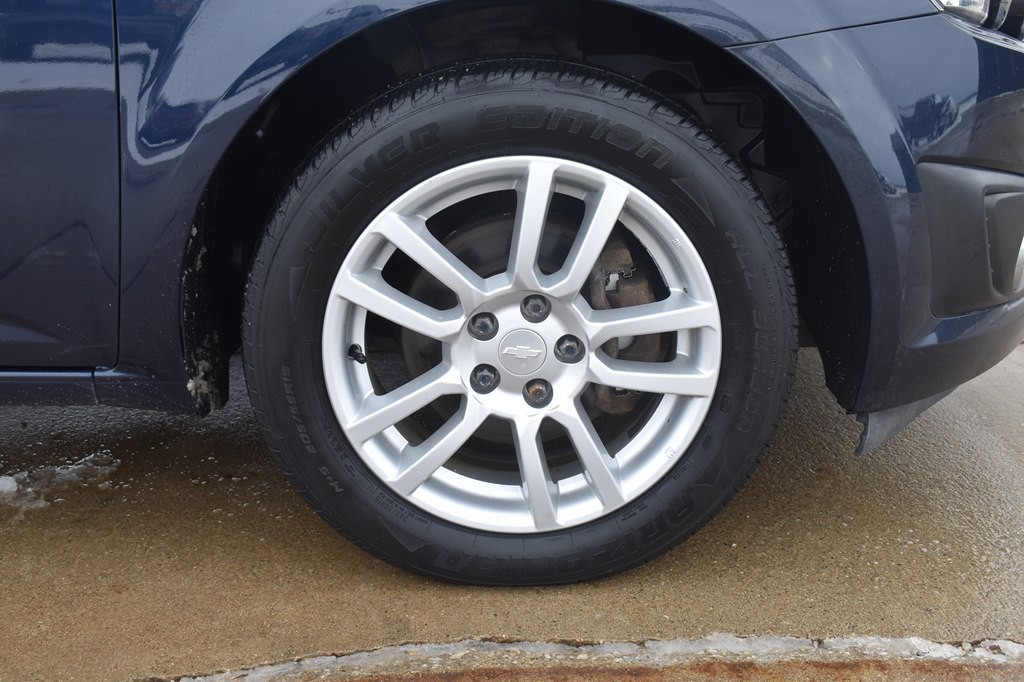 2015 Chevrolet Sonic Image 9