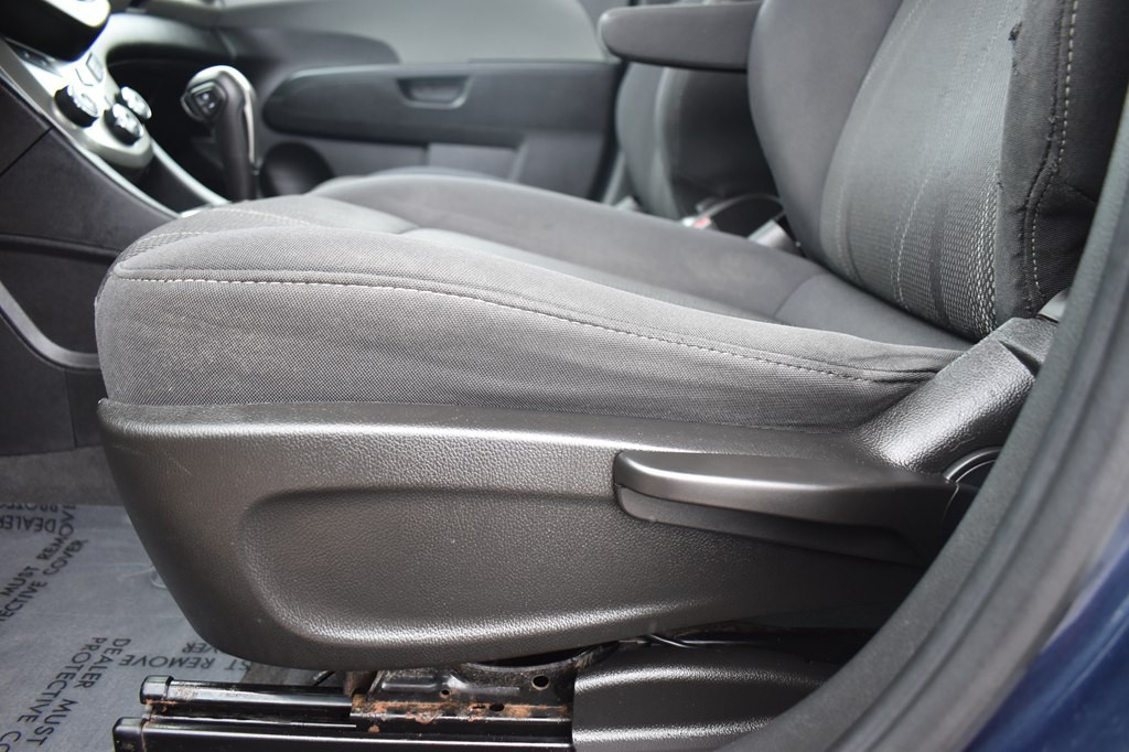 2015 Chevrolet Sonic Image 12