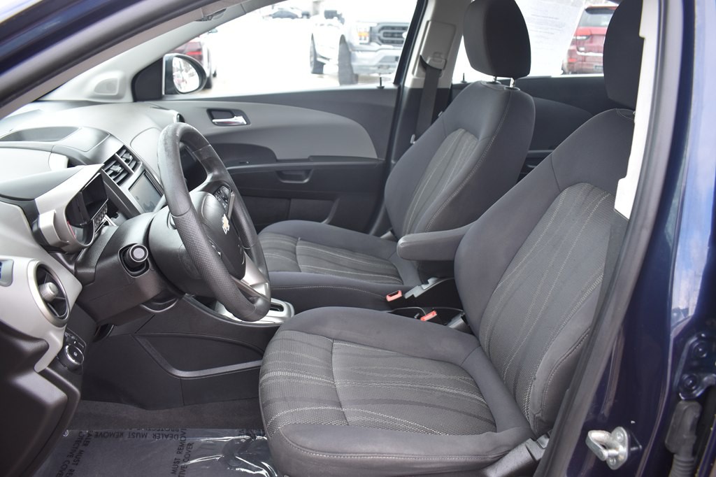 2015 Chevrolet Sonic Image 13