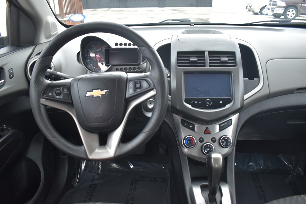 2015 Chevrolet Sonic Image 14