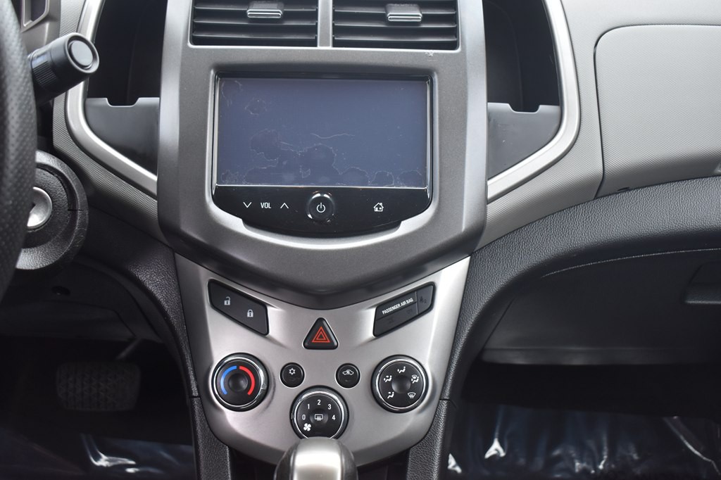 2015 Chevrolet Sonic Image 15