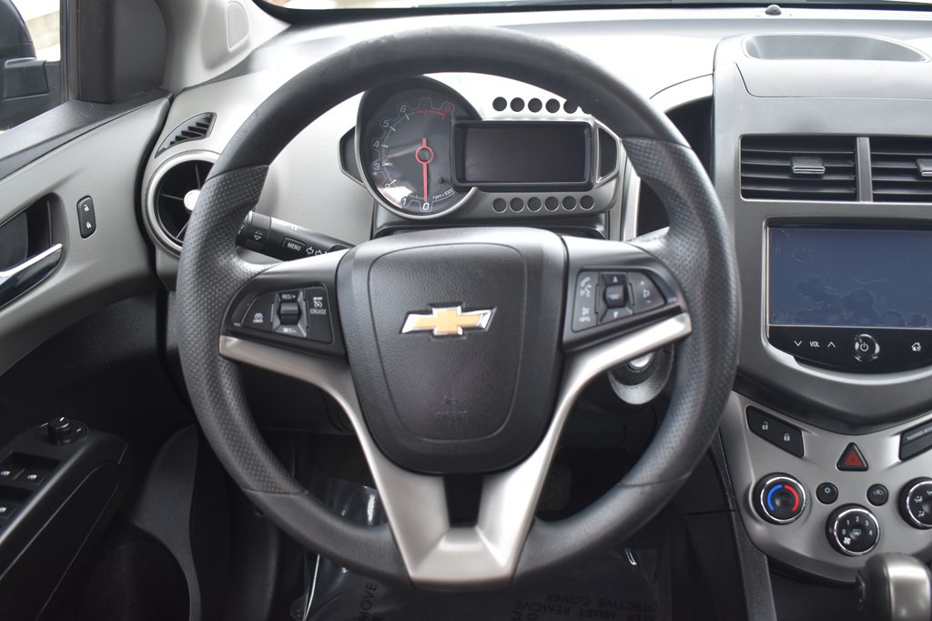 2015 Chevrolet Sonic Image 16