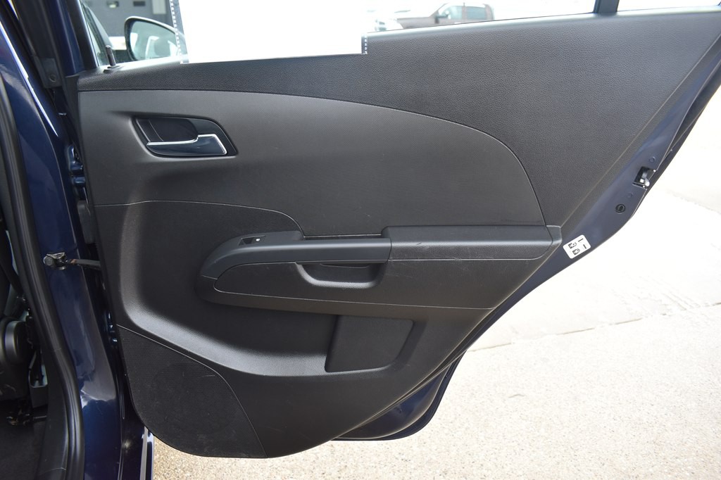 2015 Chevrolet Sonic Image 22