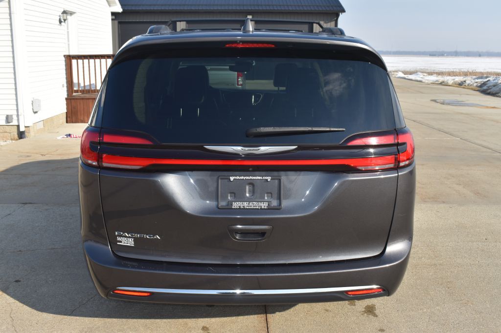 2022 Chrysler Pacifica Image 4