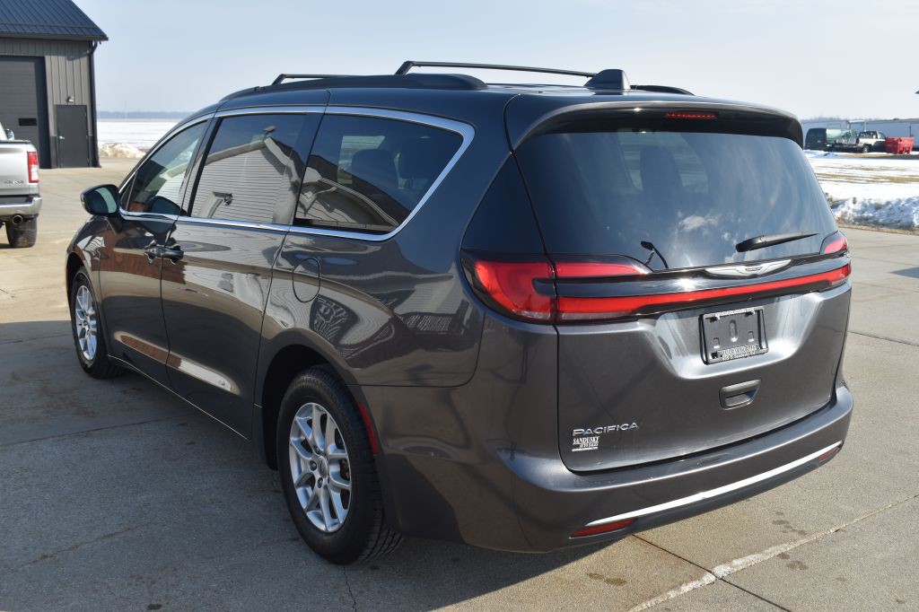 2022 Chrysler Pacifica Image 5