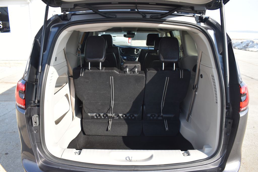 2022 Chrysler Pacifica Image 20