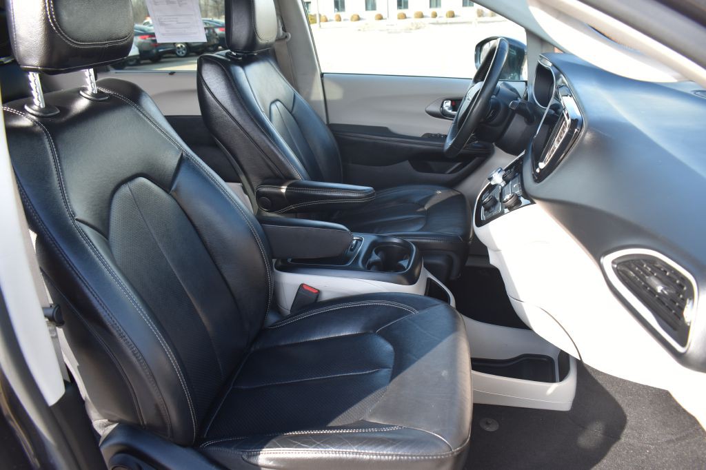 2022 Chrysler Pacifica Image 23