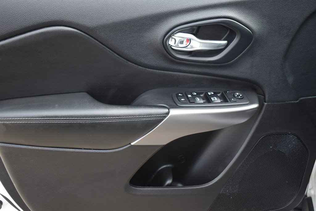 2019 Jeep Cherokee Image 10