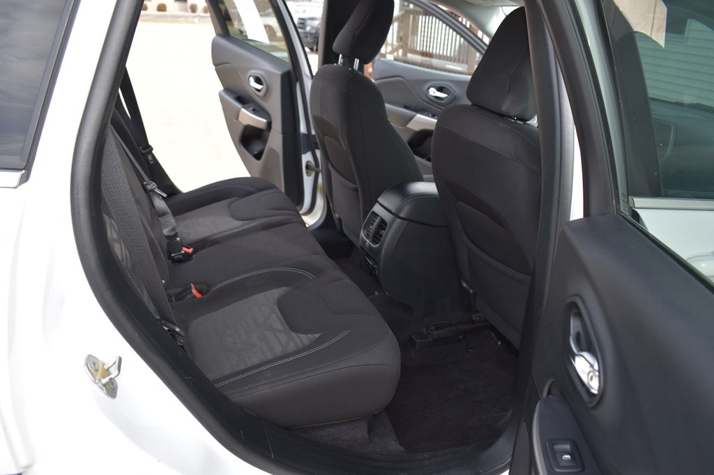 2019 Jeep Cherokee Image 14