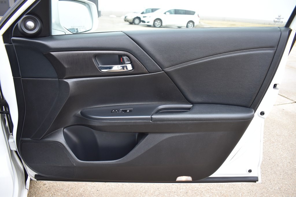 2014 Honda Accord Image 24