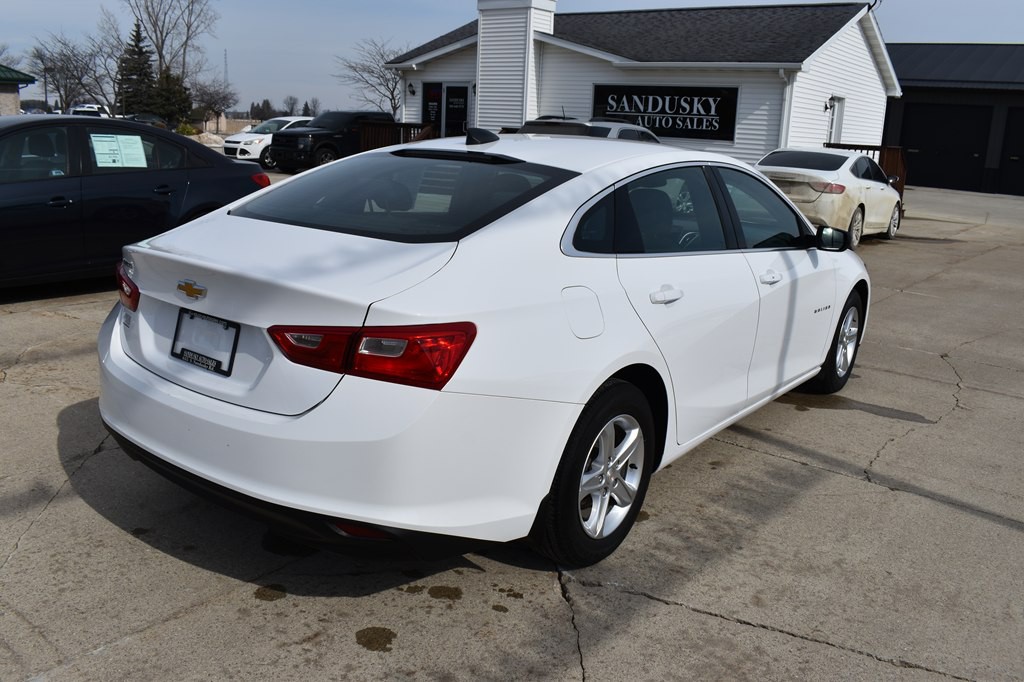 2022 Chevrolet Malibu Image 3