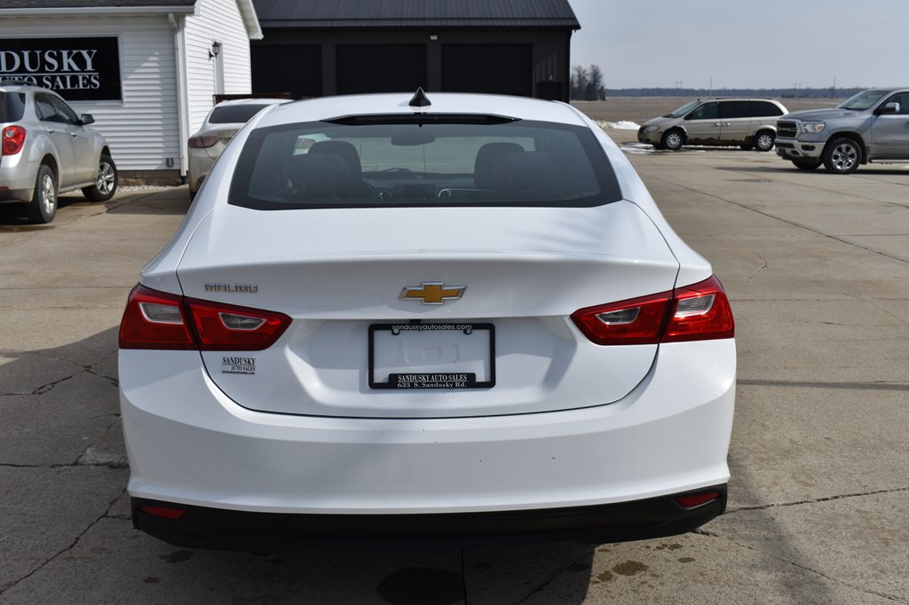 2022 Chevrolet Malibu Image 4