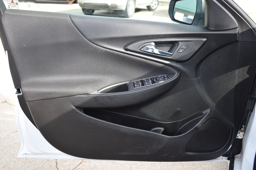 2022 Chevrolet Malibu Image 9