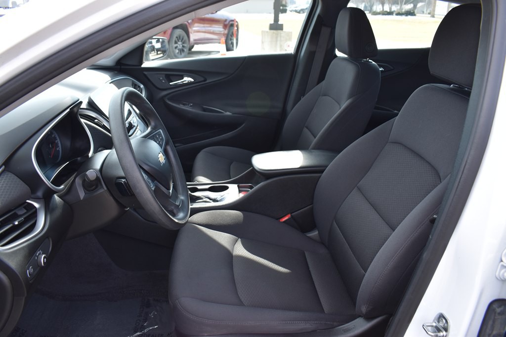 2022 Chevrolet Malibu Image 12