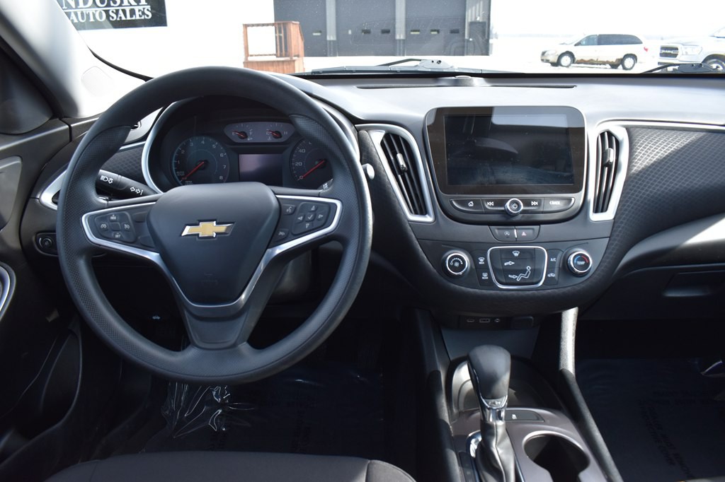 2022 Chevrolet Malibu Image 13