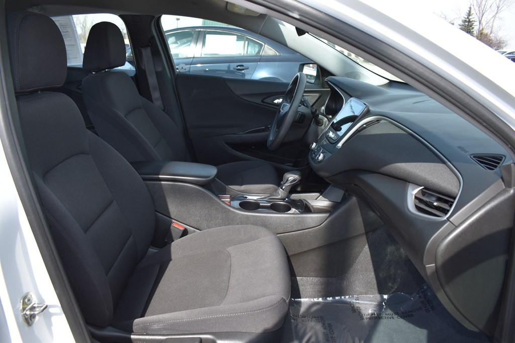 2022 Chevrolet Malibu Image 24