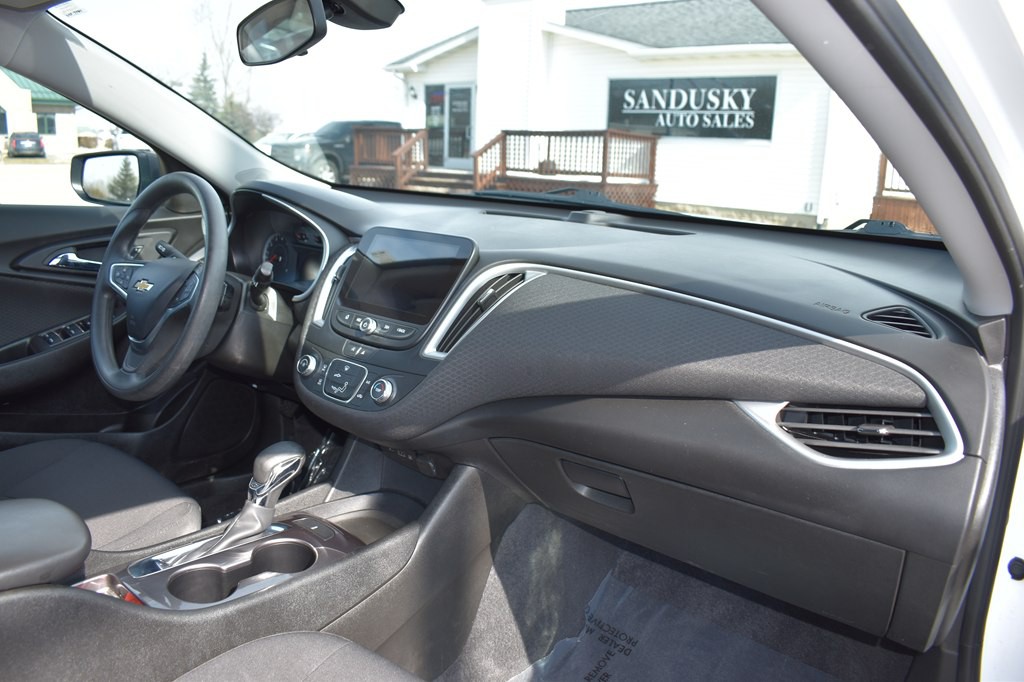 2022 Chevrolet Malibu Image 25