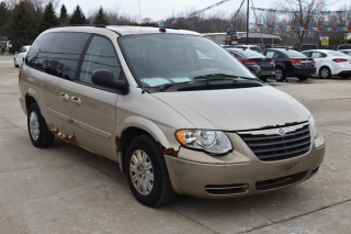 Image for 2005 Chrysler Town & Country LX ID: 7213162