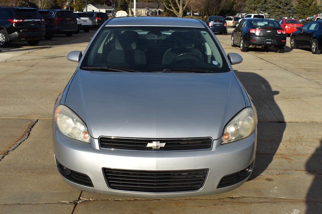 2011 Chevrolet Impala Image 8